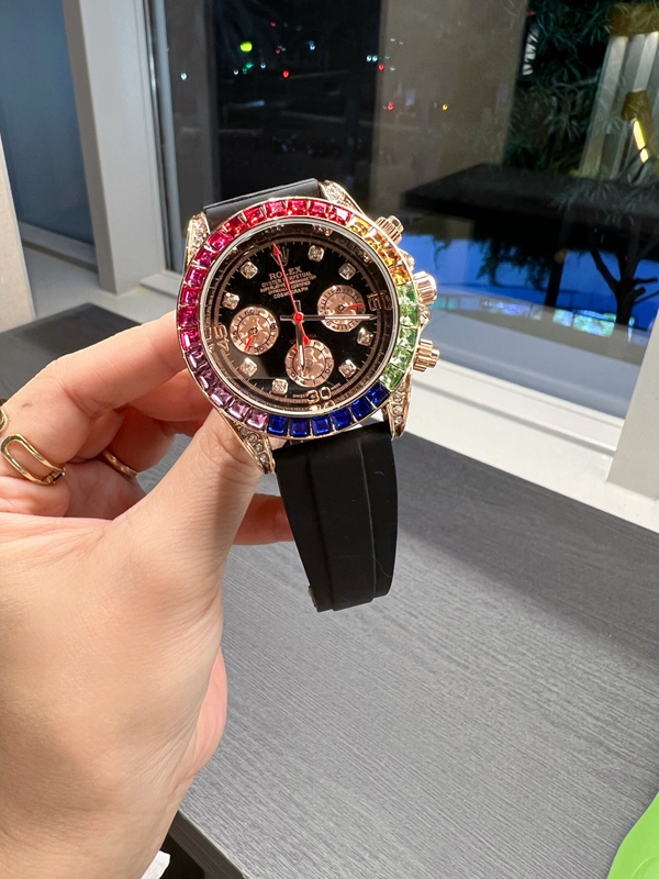 ブランド時計背面デザイン